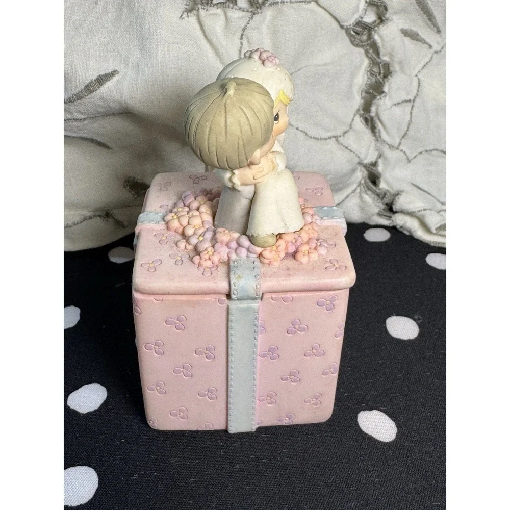 Precious Moments Enesco Vintage 1999 Bride Groom Pink Gift Box Figure Wedding